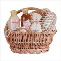 Manufacturers Exporters and Wholesale Suppliers of Cosmetic Gift Set Bhubaneshwar Orissa